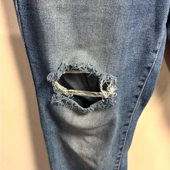 KanCan Blue Ankle Cropped Distressed Jeans 13/30 - Picture 2 of 7